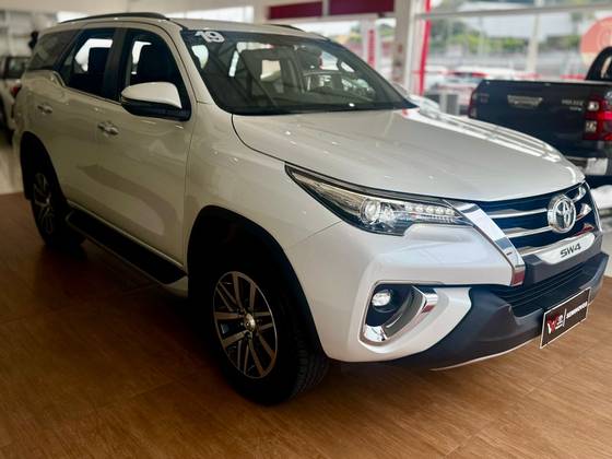 TOYOTA HILUX SW4 2.8 SRX 4X4 16V TURBO INTERCOOLER DIESEL 4P AUTOMÁTICO